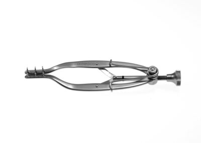 Stevenson Lacrimal Sac Retractor, with 3x3 blunt prongs, 15.0mm blades, Qty. 1